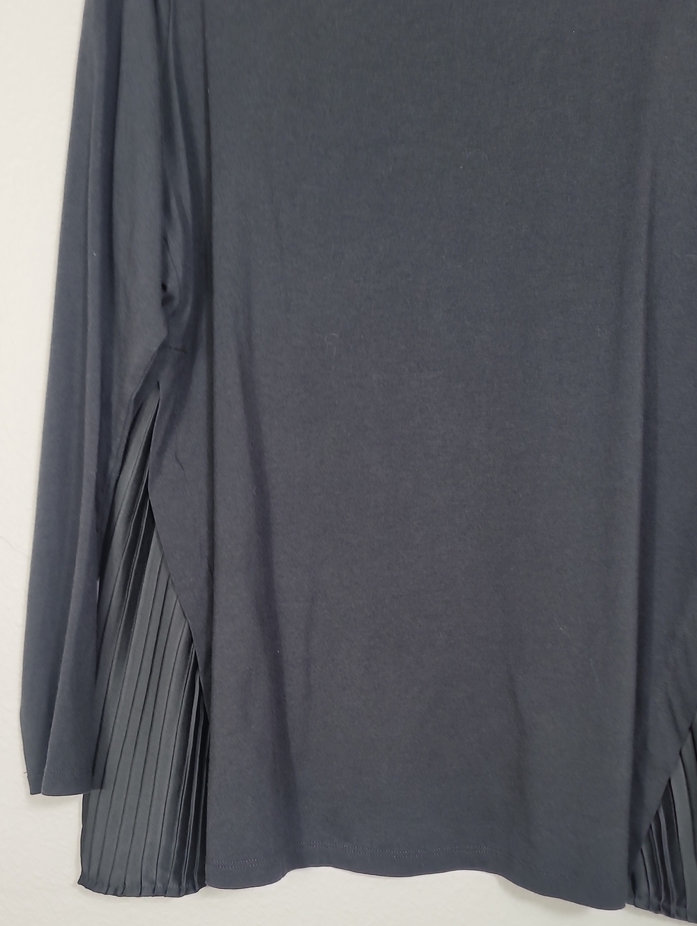 LOGO Lori Goldstein Long Sleeve Top Size 1X Pleated Sides Stretch - Picture 4 of 9
